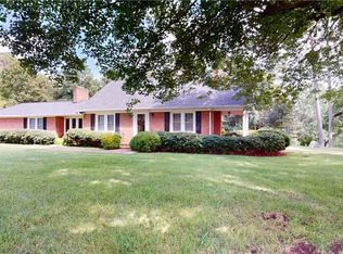 909 Rockford Rd, Dobson, NC 27017