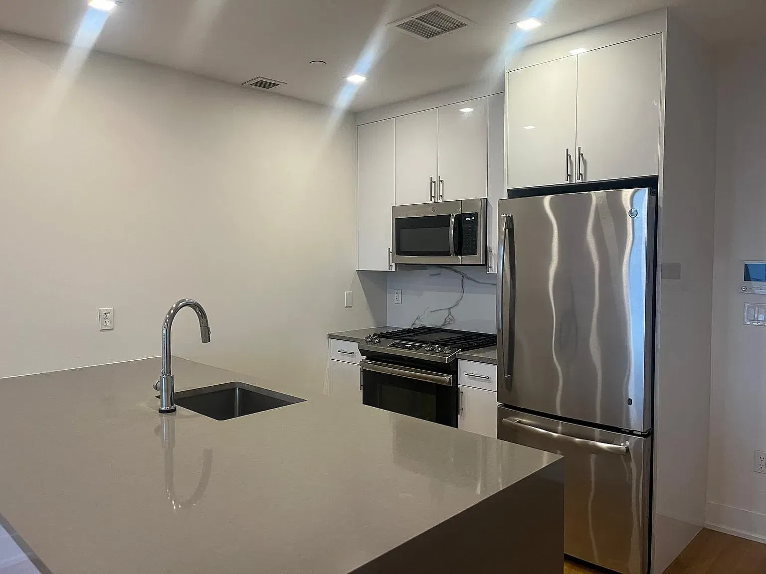 235 Hawthorne Street — Photo 1