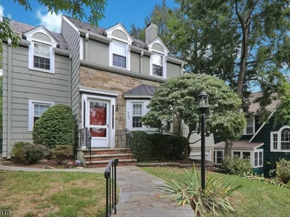 289 Western Dr S, South Orange, NJ 07079