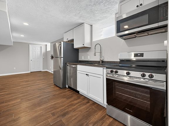 5th image of 716 Coit Ave NE #B