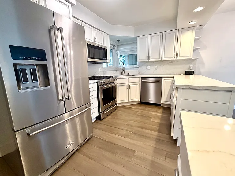 2701 Center Rd — Photo 4