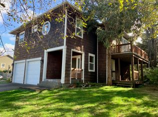 815 2nd St SE, Bandon, OR
