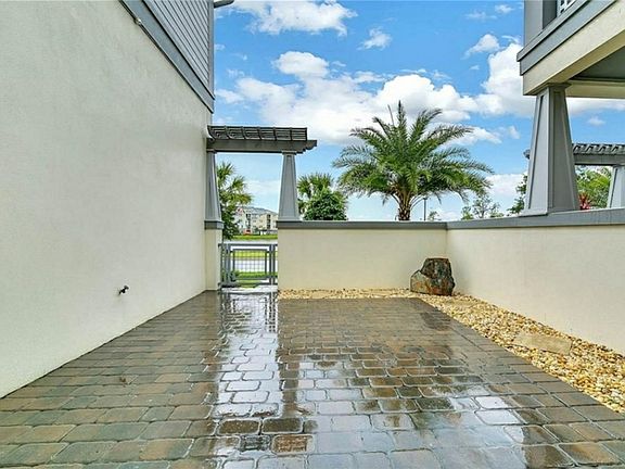 3rd image of 13865 Benavente Ave