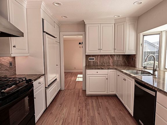 2nd image of 5482 Kaveny Dr