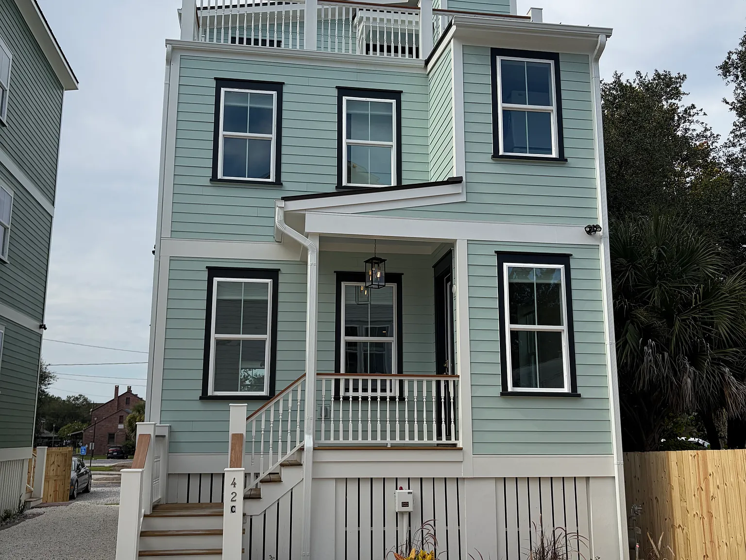 4 bed, 3.5 bath, 2377 sqft, $6,995 — Photo 1
