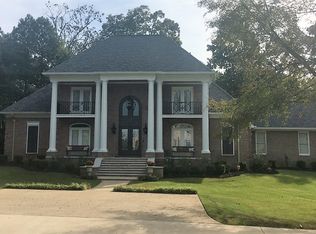 3190 N Hill Dr, Tupelo, MS 38804