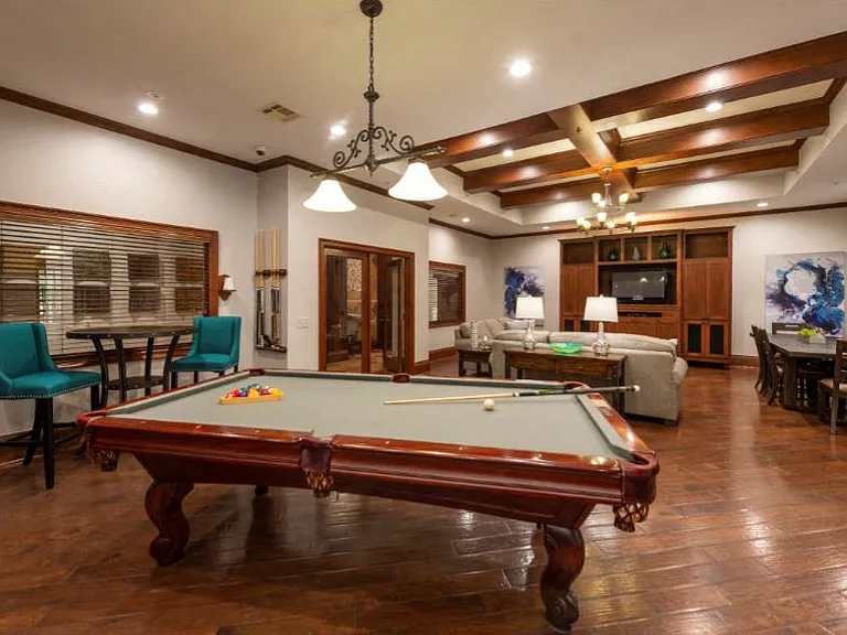 Estancia Resident Lounge Billiards Table