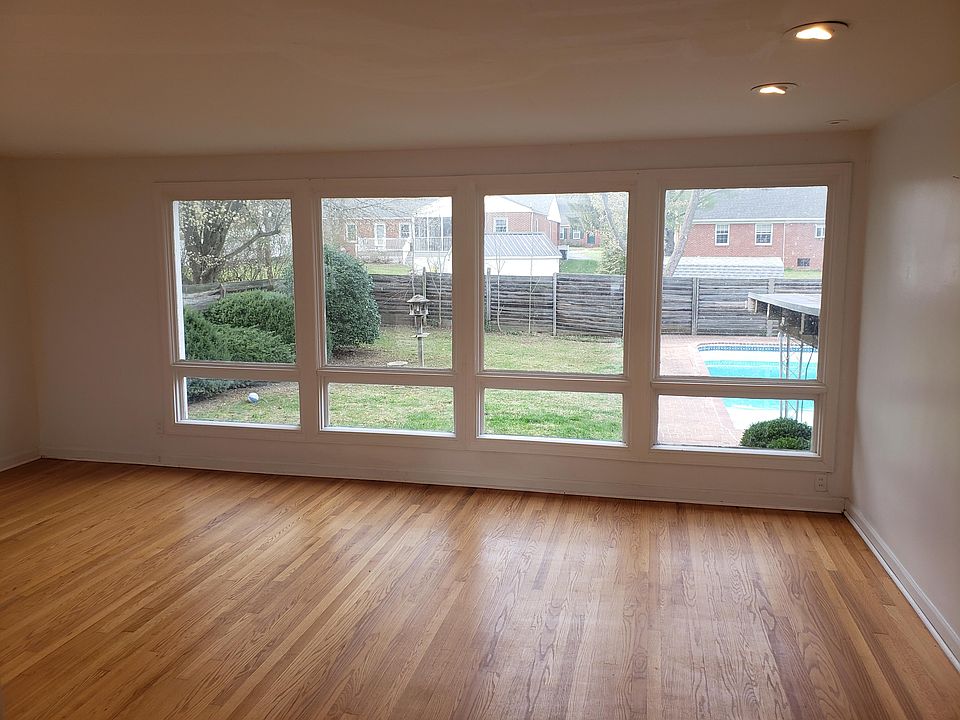 2nd image of 501 S Dogwood Dr