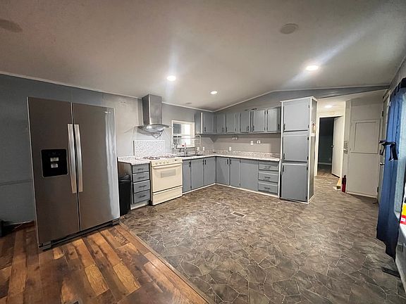 5th image of 1570 N 30th Rd Unit 46