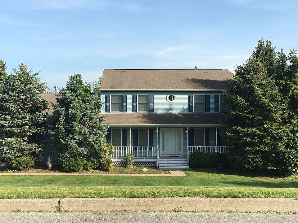 1st image of 11 Peary Dr