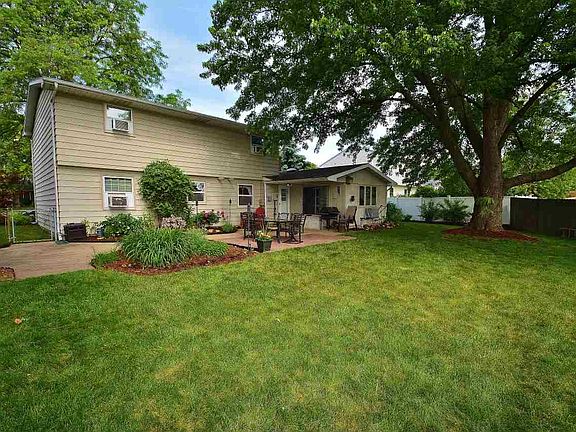 4th image of 3120 Arrowwood Dr