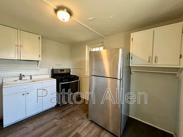 116 E Chestnut St #16 — Photo 18