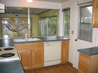 687 Amherst Ct, Fairfield, CA 94533