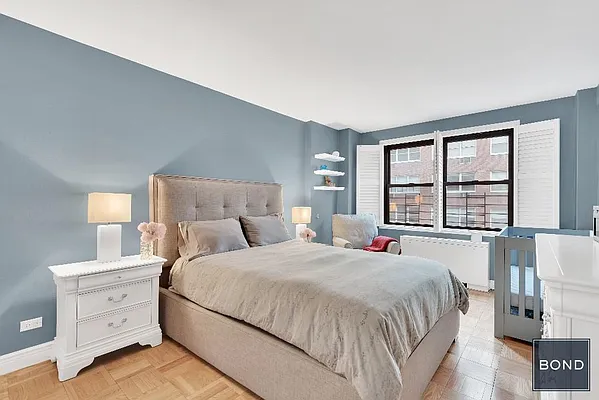 Sold by Bond New York | media 3