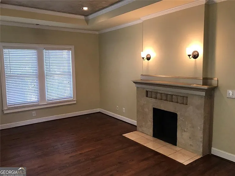 49 Leslie St — Photo 14