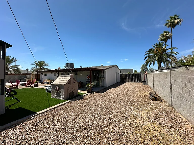 3215 E Sunnyside Ln — Photo 18