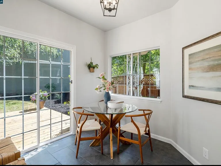 5 Stuart Pl — Photo 19