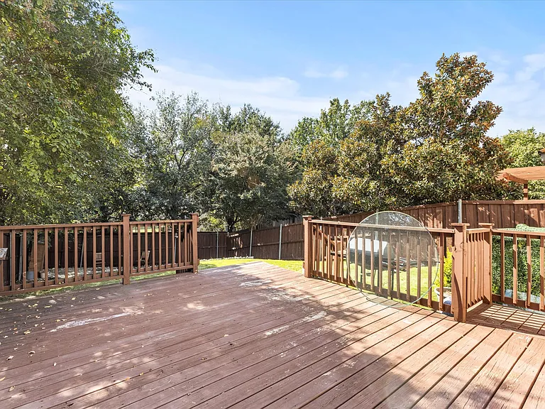 4223 Castle Rock Ct — Photo 18