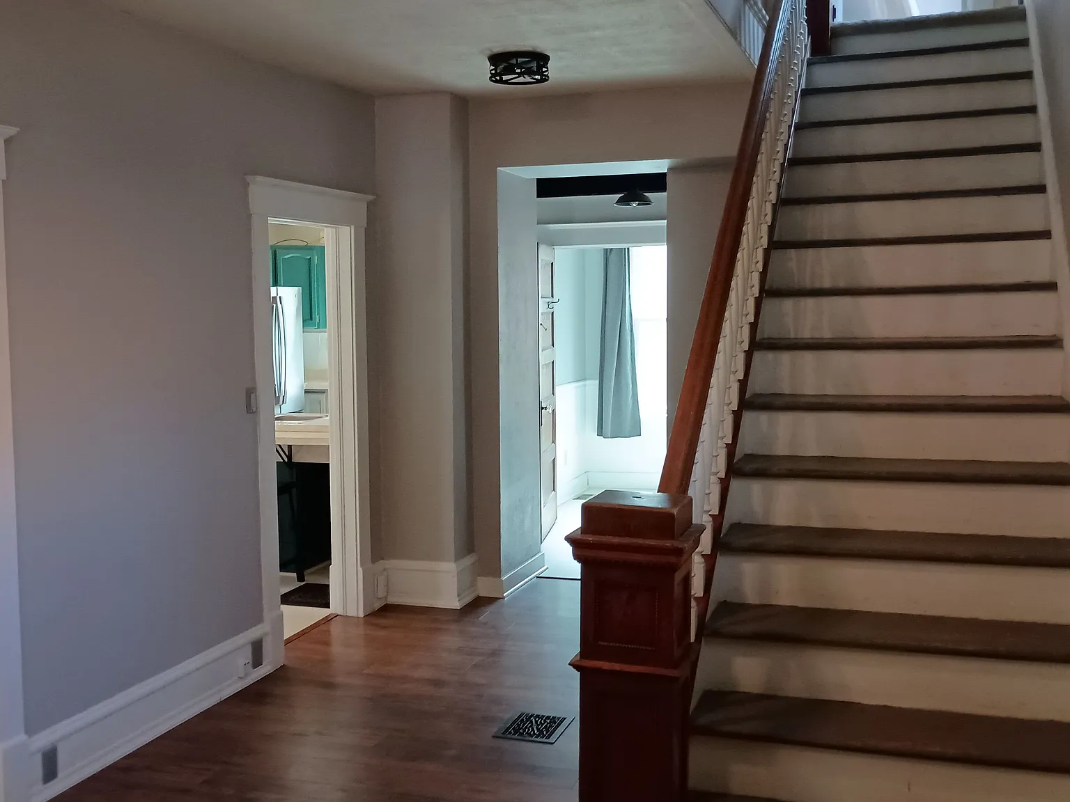 4 bed, 2.5 bath, 2222 sqft, $2,100 — Photo 4
