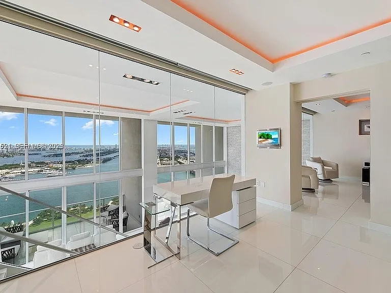 1040 Biscayne Blvd #Penthouse 4403 — Photo 10