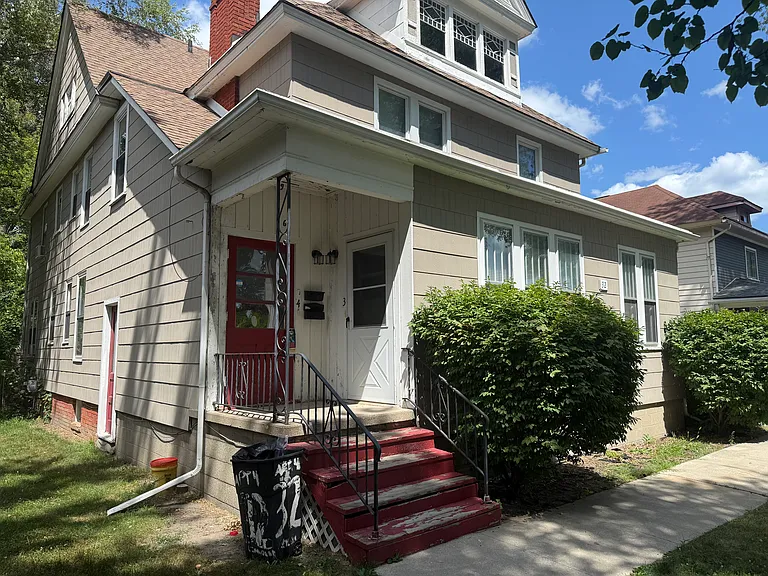 32 Lincoln St #3 — Photo 1