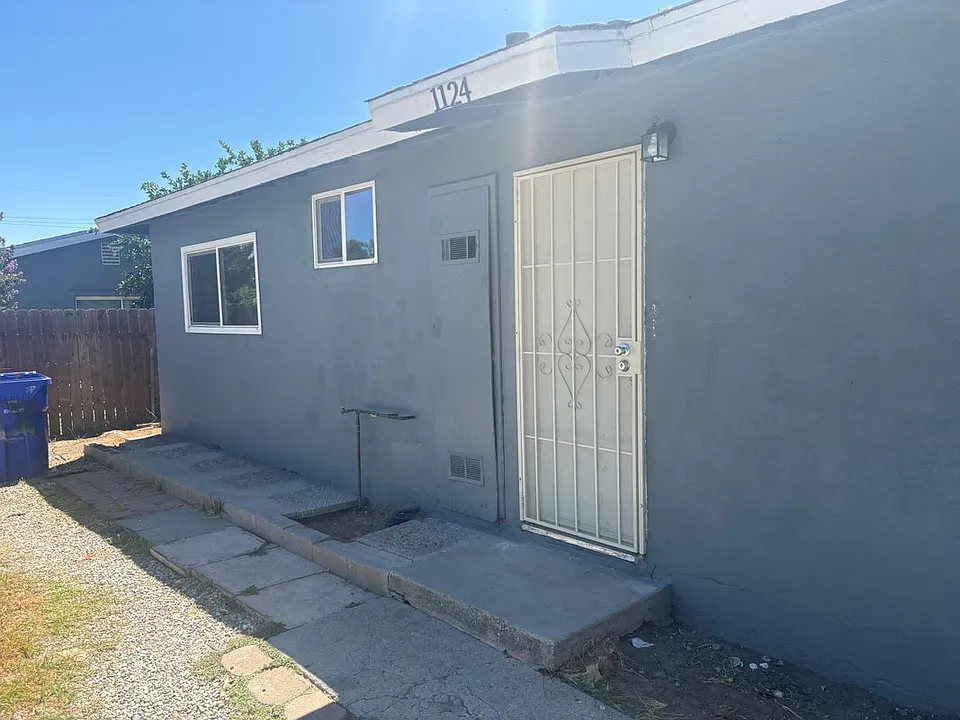 1124 Ramona Ave N
