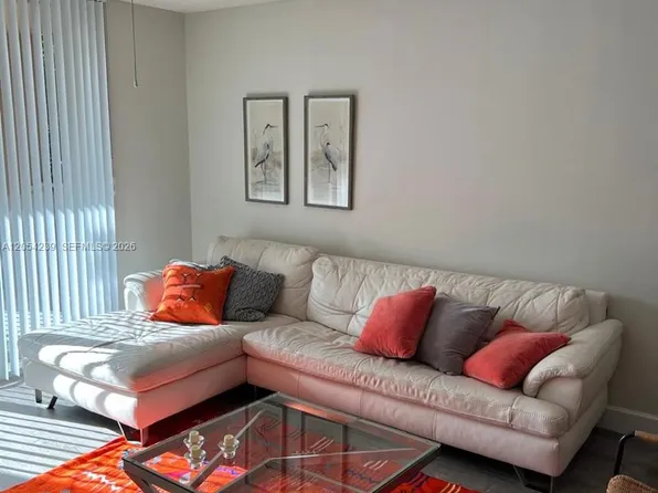 19901 E Country Club Dr, Aventura, FL