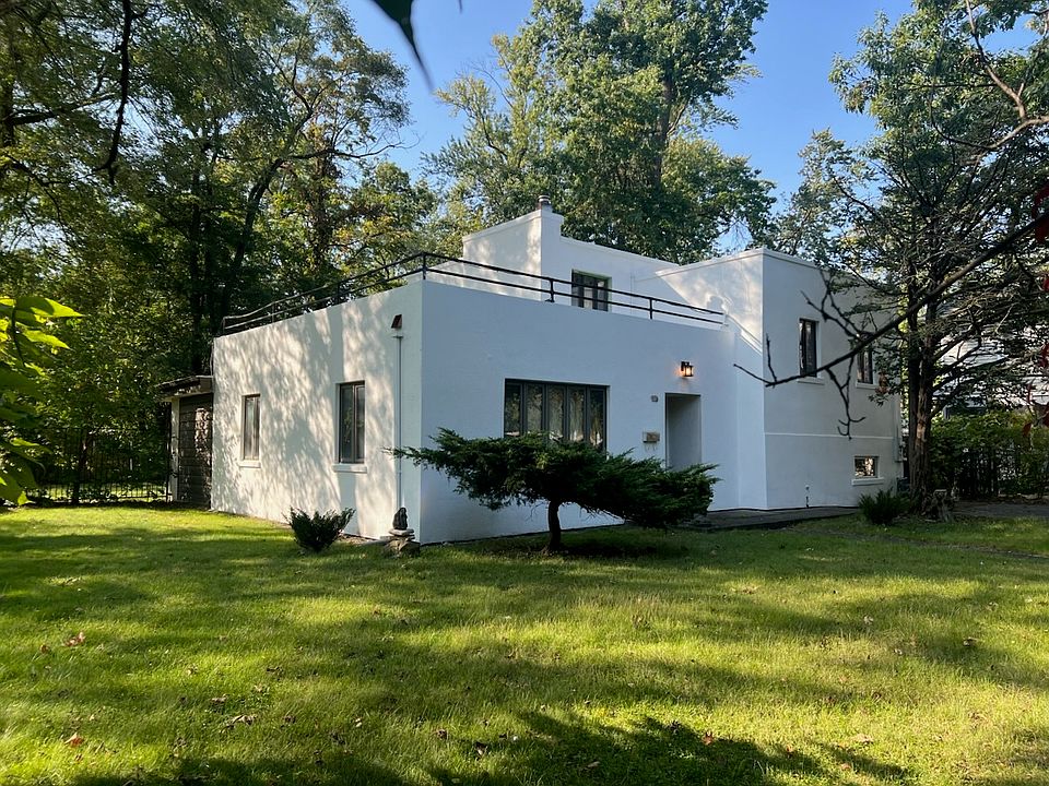 1st image of 715 E Margaret St