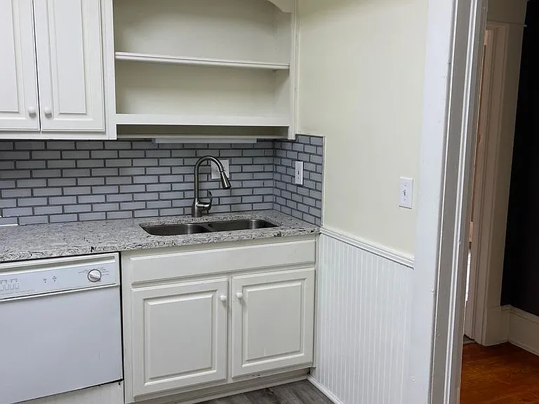 Highland Ave NE, 890 — Photo 6