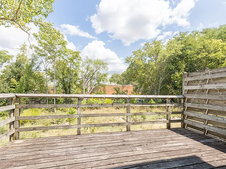 1124 Mountain View Dr — Photo 10