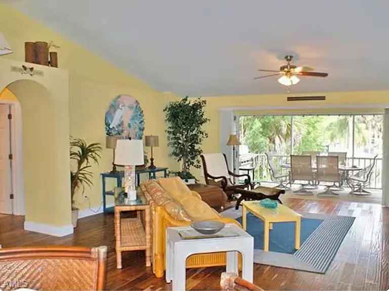 6115 Island Park Ct — Photo 5