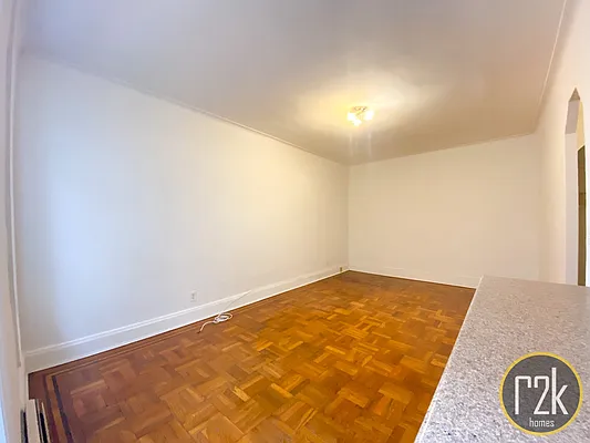 Rented by Realty 2000 Corp | media 10