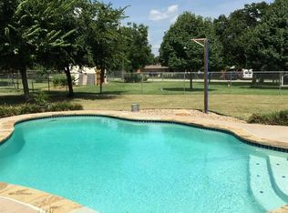 1425 Thompson Dr, Graham, TX 76450