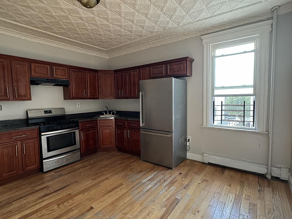 1st image of 164 W Bigelow St #2