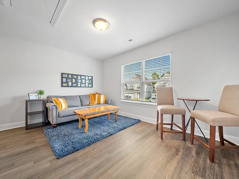 1621 Spring Berry Ln — Photo 10