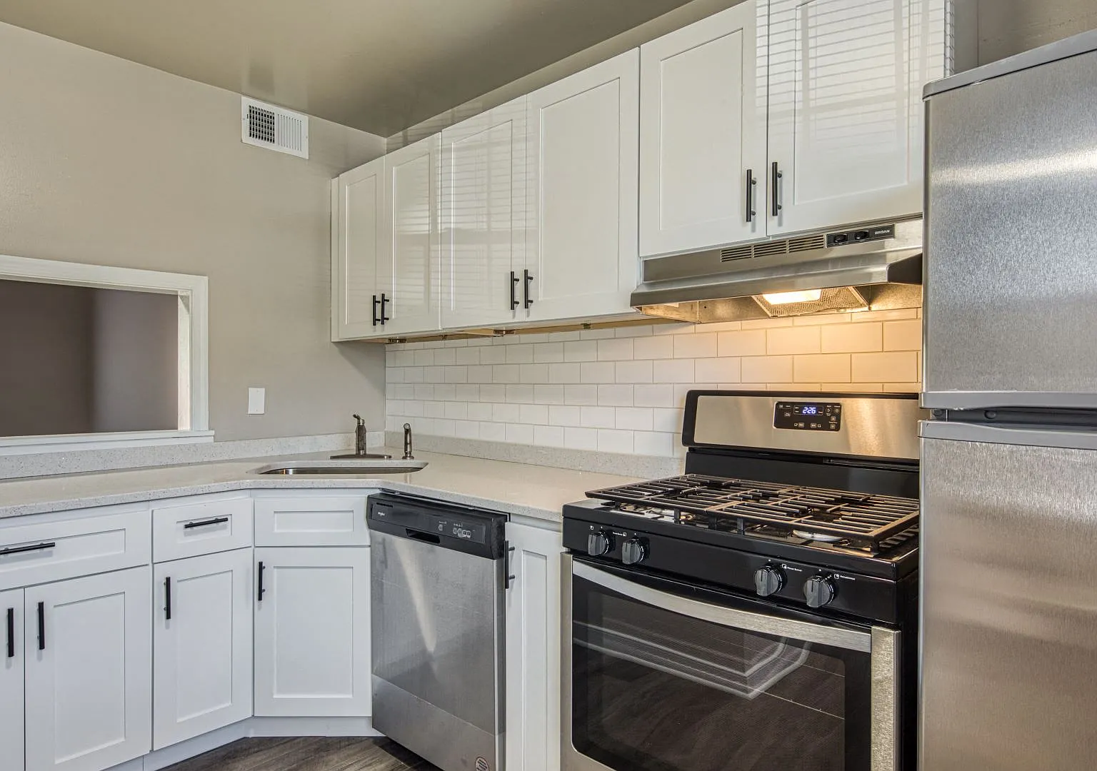 Stratford Hills Apartment and Townhomes — Photo 1