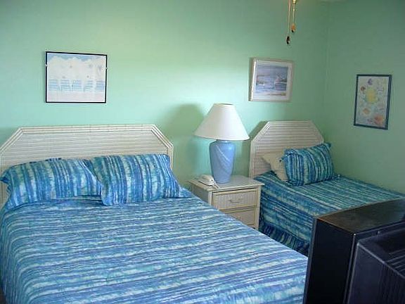 Secondary Bedroom - Queen 