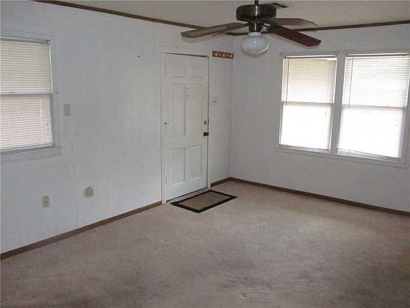 2nd image of 742 Lang St
