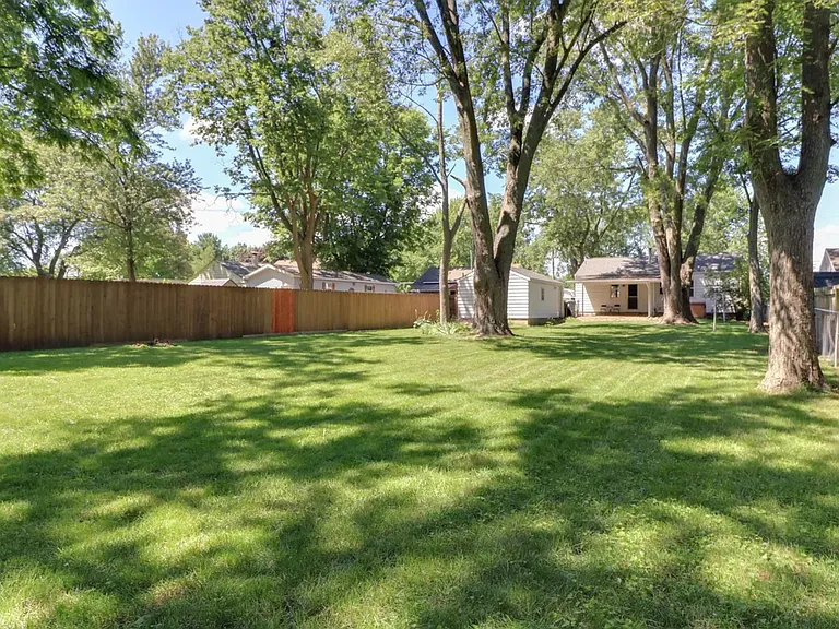 725 Dale St — Photo 30
