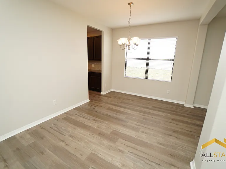 401 Savannah Preserve Loop — Photo 4