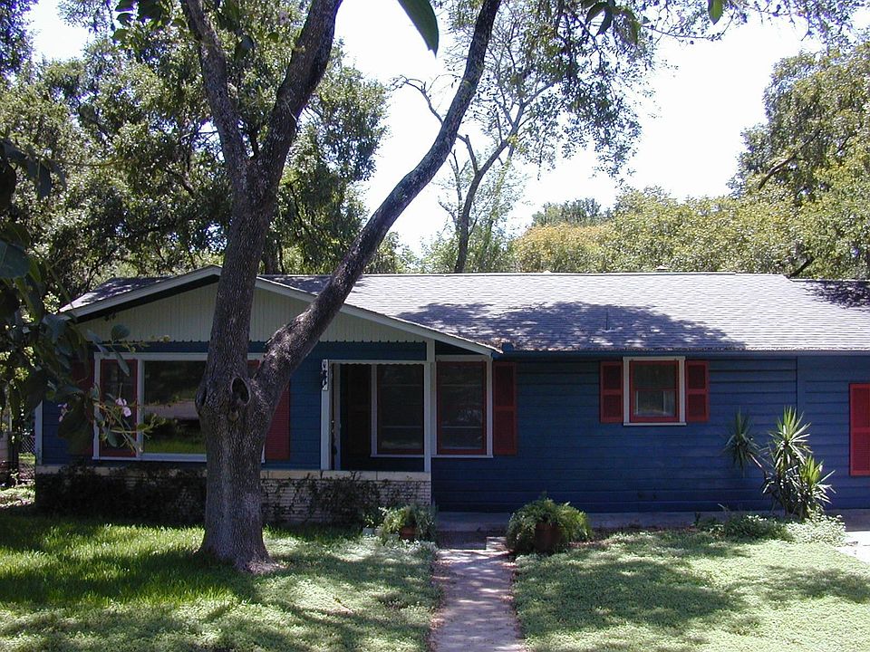 1st image of 130 E Hillcrest Dr