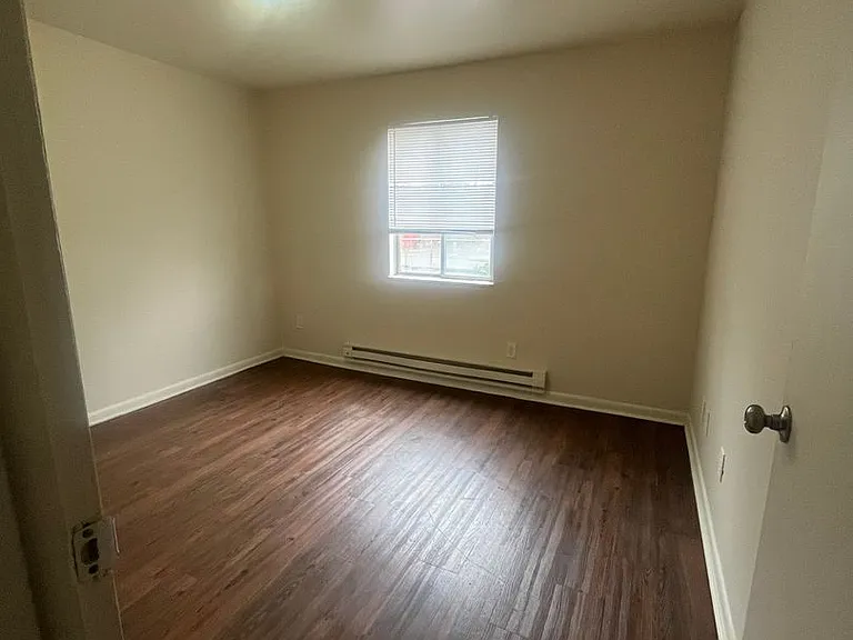 4365 Parkway Dr — Photo 5