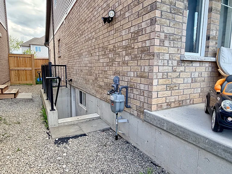 9469 Tallgrass Ave — Photo 2