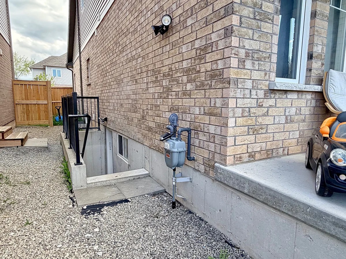 Building Photo - 9469 Tallgrass Ave