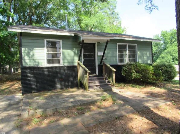 134 Everett St, Spartanburg, SC 29306