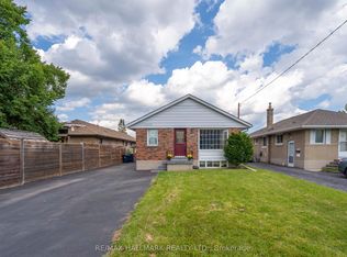 1557 Pharmacy Ave, Toronto, ON M1R 2K4