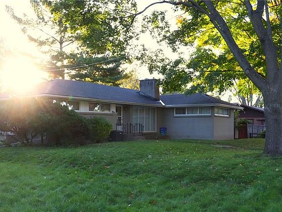2nd image of 9 Stanley Park Dr