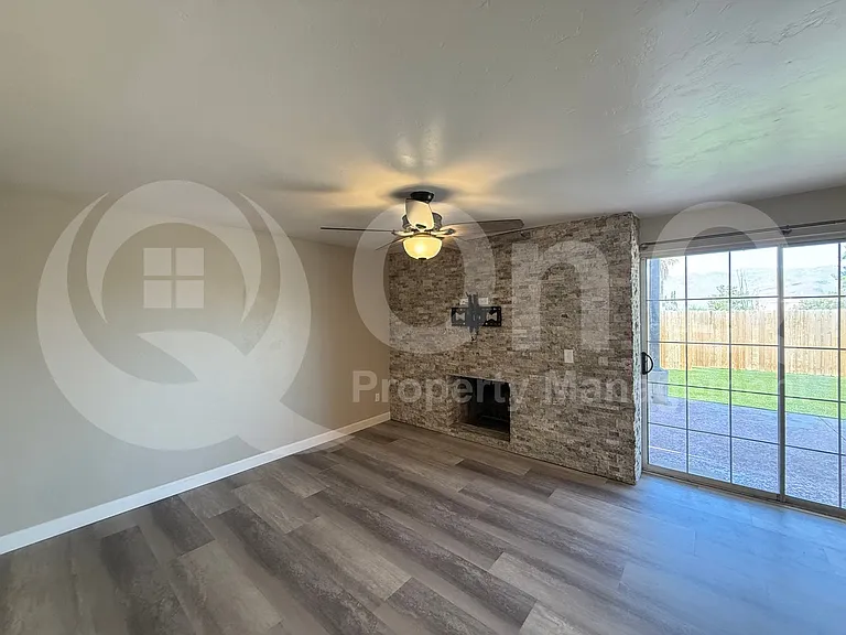 8601 E Calle Bolivar — Photo 9