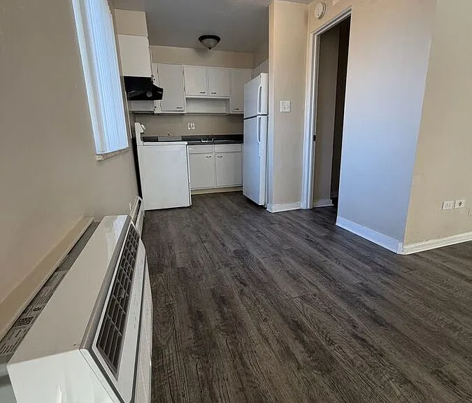 1351 Xenia St #2F — Photo 3