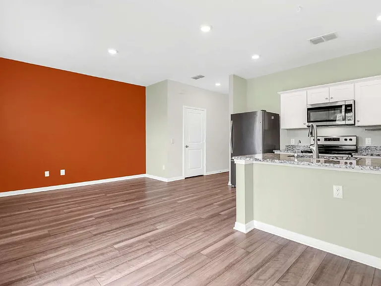 7723 Fern Holw — Photo 11